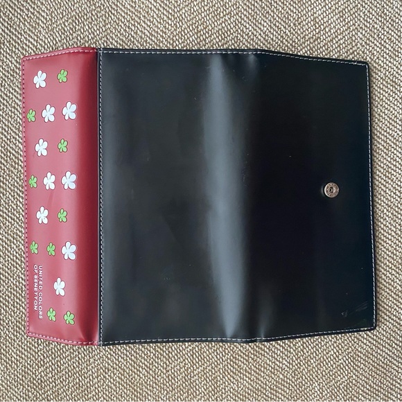 United Colors of Benetton Wallet. Red and Black with Flowers and Logo. EUC. - Picture 3 of 8
